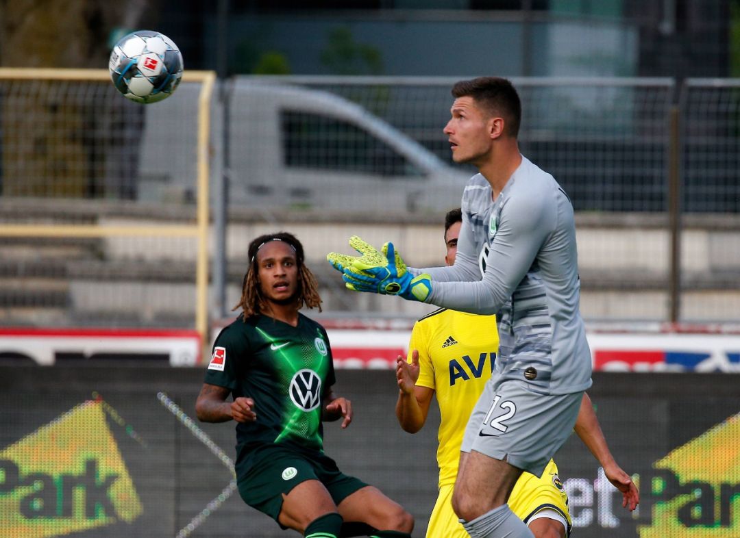 开元棋牌入口-乌加特里斯本竞技中场搭档